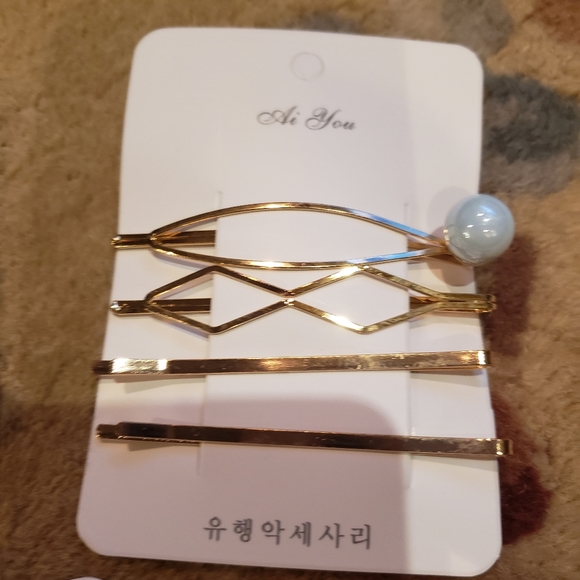 Accessories - 4 piece Hair accessories